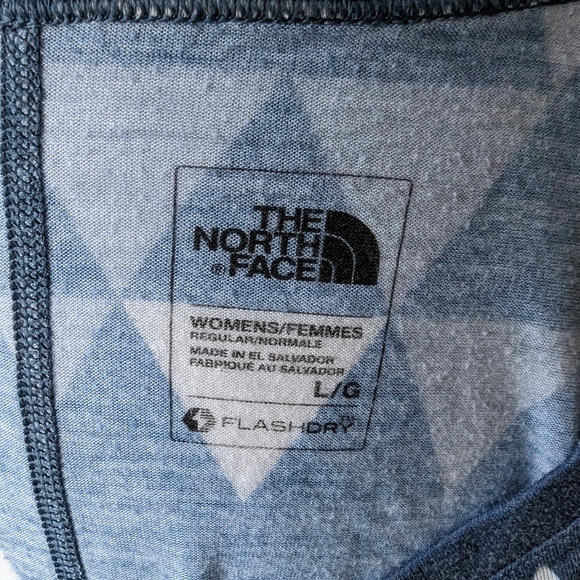 The North Face Short Sleeve Blue Geometric Top Large - Picture 3 of 3